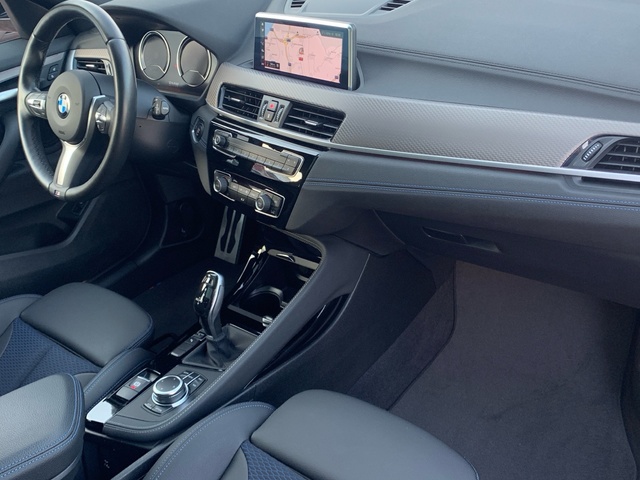 BMW X2 xDrive18d color Gris. Año 2022. 110KW(150CV). Diésel. En concesionario Celtamotor Pontevedra de Pontevedra