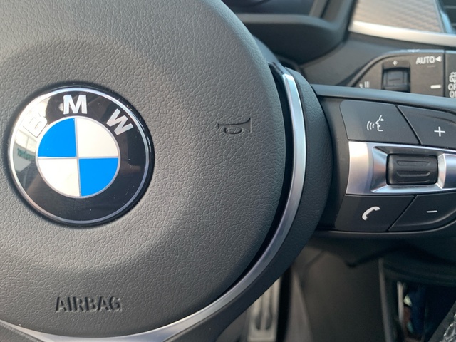 BMW X2 xDrive18d color Gris. Año 2022. 110KW(150CV). Diésel. En concesionario Celtamotor Pontevedra de Pontevedra