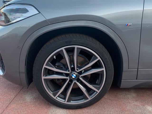 BMW X2 xDrive18d color Gris. Año 2022. 110KW(150CV). Diésel. En concesionario Celtamotor Pontevedra de Pontevedra