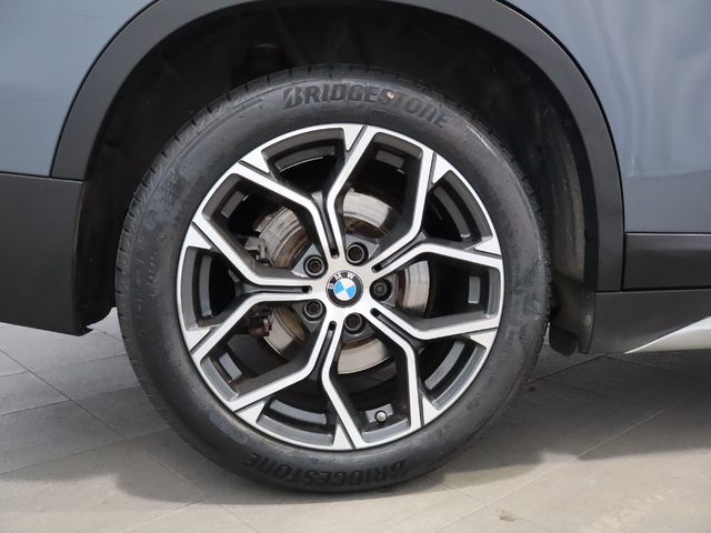 BMW X1 xDrive25e color Gris. Año 2021. 162KW(220CV). Híbrido Electro/Gasolina. En concesionario Pruna Motor, S.L de Barcelona