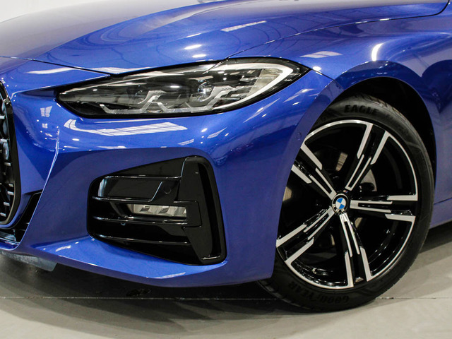 BMW Serie 4 420i Cabrio color Azul. Año 2024. 135KW(184CV). Gasolina. En concesionario Barcelona Premium -- GRAN VIA de Barcelona