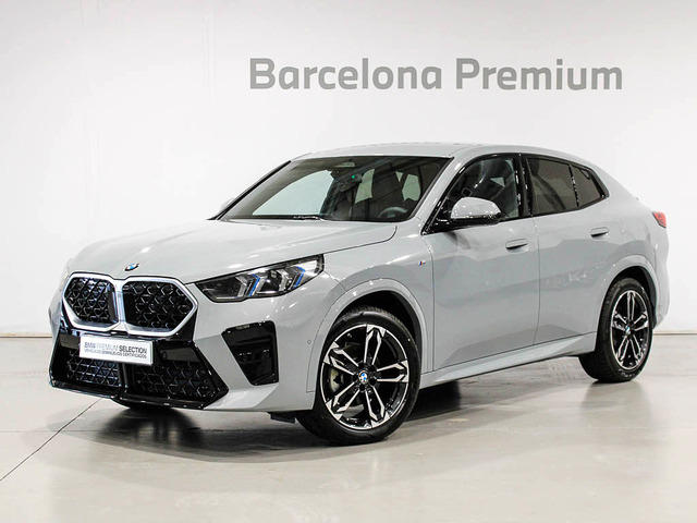 BMW X2 sDrive18d color Gris. Año 2024. 110KW(150CV). Diésel. En concesionario Barcelona Premium -- GRAN VIA de Barcelona