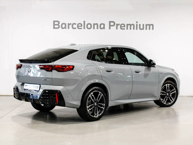 BMW X2 sDrive18d color Gris. Año 2024. 110KW(150CV). Diésel. En concesionario Barcelona Premium -- GRAN VIA de Barcelona