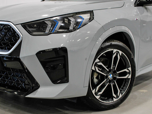 BMW X2 sDrive18d color Gris. Año 2024. 110KW(150CV). Diésel. En concesionario Barcelona Premium -- GRAN VIA de Barcelona