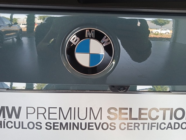 BMW X1 sDrive18d color Verde. Año 2022. 110KW(150CV). Diésel. En concesionario ALBAMOCION CIUDAD REAL  de Ciudad Real
