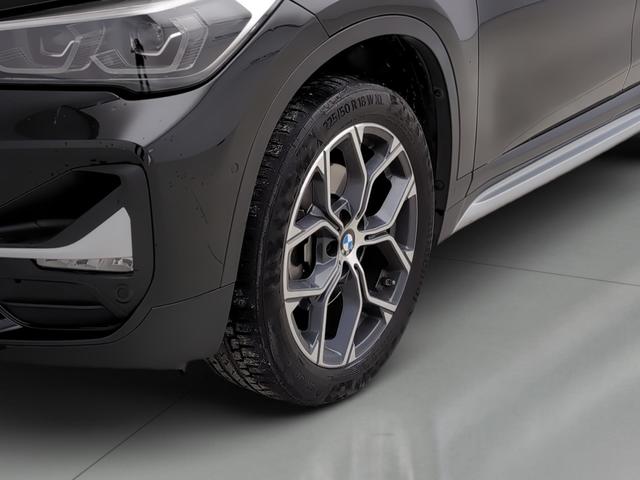 BMW X1 sDrive18d color Negro. Año 2022. 110KW(150CV). Diésel. En concesionario Automotor Premium Velázquez - Málaga de Málaga