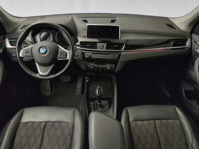 BMW X1 sDrive18d color Negro. Año 2022. 110KW(150CV). Diésel. En concesionario Automotor Premium Velázquez - Málaga de Málaga