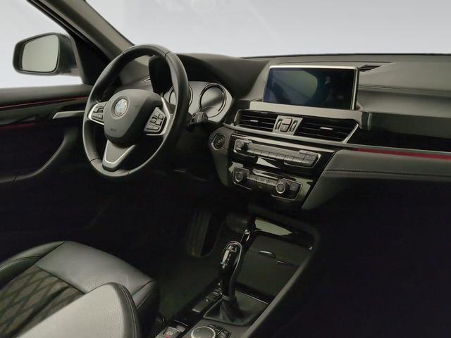 BMW X1 sDrive18d color Negro. Año 2022. 110KW(150CV). Diésel. En concesionario Automotor Premium Velázquez - Málaga de Málaga