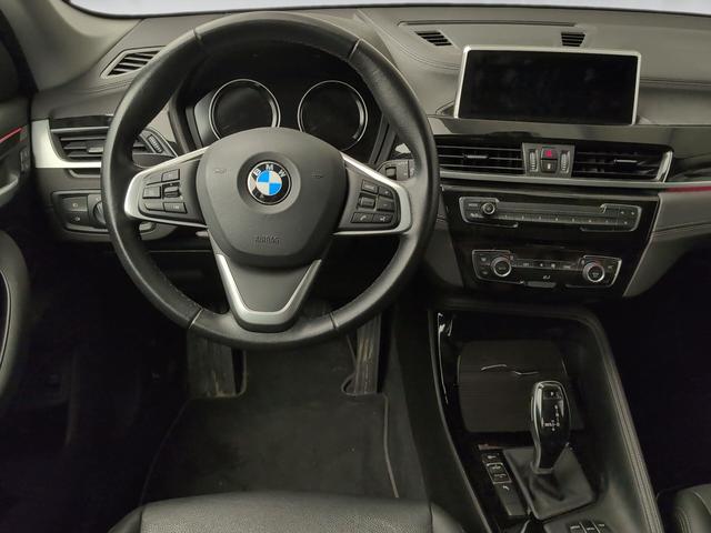 BMW X1 sDrive18d color Negro. Año 2022. 110KW(150CV). Diésel. En concesionario Automotor Premium Velázquez - Málaga de Málaga