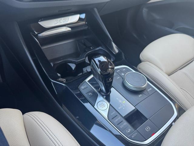 BMW X3 xDrive20d color Azul. Año 2022. 140KW(190CV). Diésel. En concesionario Automotor Premium Marbella - Málaga de Málaga