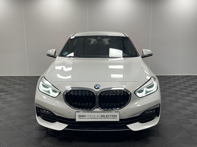 BMW Serie 1 116d color Blanco. Año 2021. 85KW(116CV). Diésel. En concesionario Maberauto de Castellón