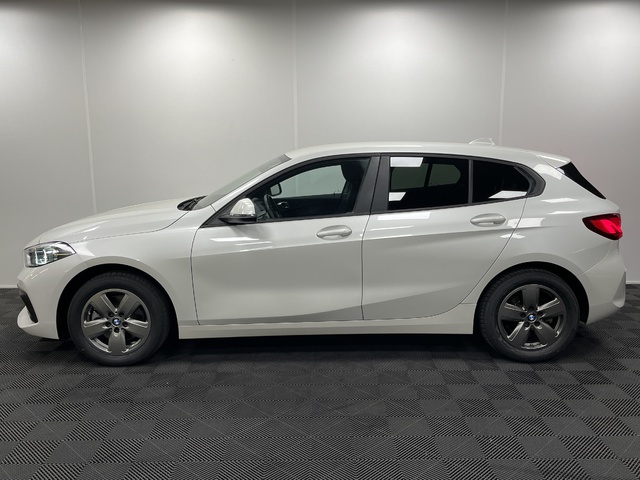 BMW Serie 1 116d color Blanco. Año 2021. 85KW(116CV). Diésel. En concesionario Maberauto de Castellón