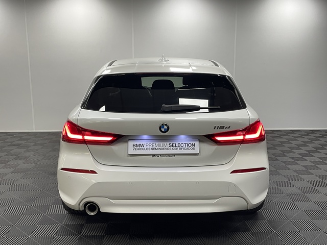 BMW Serie 1 116d color Blanco. Año 2021. 85KW(116CV). Diésel. En concesionario Maberauto de Castellón