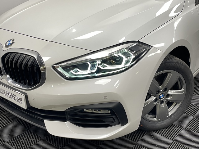 BMW Serie 1 116d color Blanco. Año 2021. 85KW(116CV). Diésel. En concesionario Maberauto de Castellón