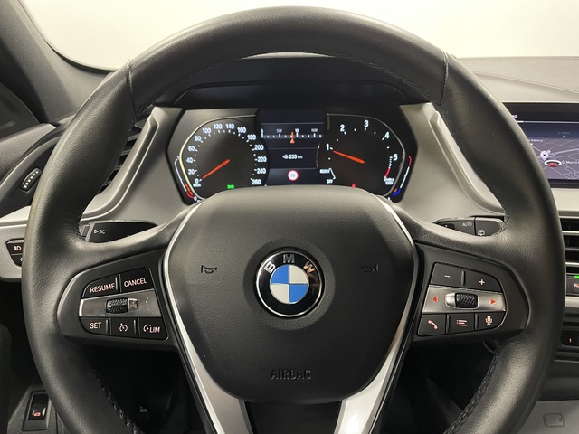 BMW Serie 1 116d color Blanco. Año 2021. 85KW(116CV). Diésel. En concesionario Maberauto de Castellón