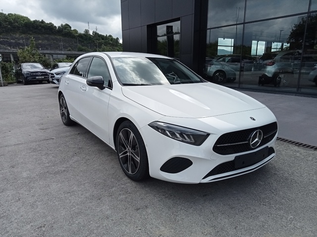Mercedes-Benz Clase A 180 100 kW (136 CV)