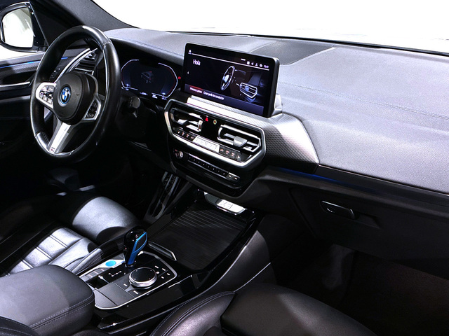 BMW iX3 M Sport color Blanco. Año 2023. 210KW(286CV). Eléctrico. En concesionario BMW Marcos Automoción de Valencia