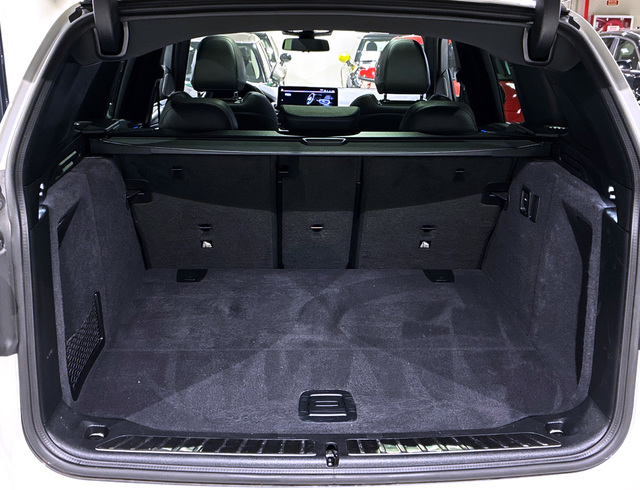 BMW iX3 M Sport color Blanco. Año 2023. 210KW(286CV). Eléctrico. En concesionario BMW Marcos Automoción de Valencia