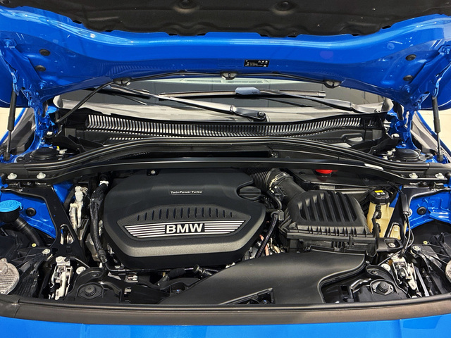 BMW Serie 1 118d color Azul. Año 2021. 110KW(150CV). Diésel. En concesionario BMW Marcos Automoción de Valencia