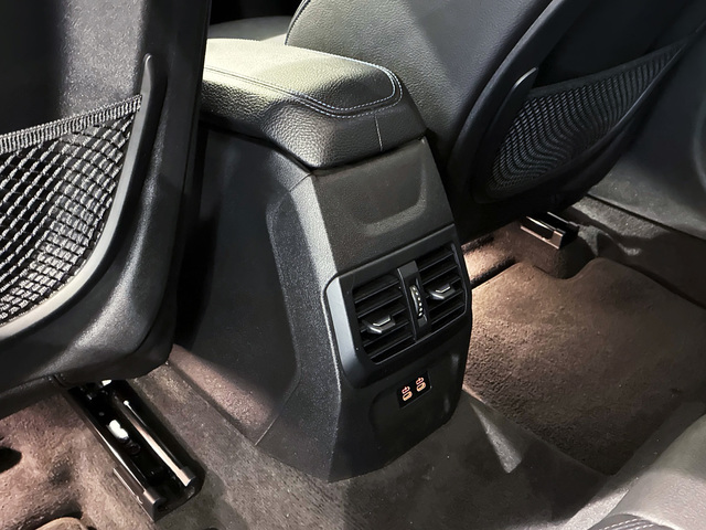 BMW Serie 1 118d color Azul. Año 2021. 110KW(150CV). Diésel. En concesionario BMW Marcos Automoción de Valencia