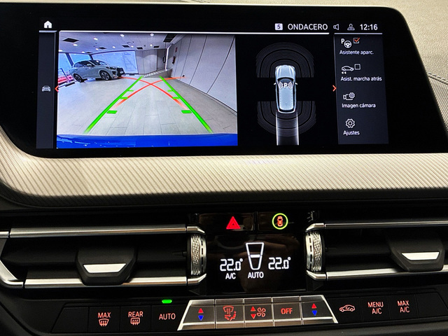 BMW Serie 1 118d color Azul. Año 2021. 110KW(150CV). Diésel. En concesionario BMW Marcos Automoción de Valencia