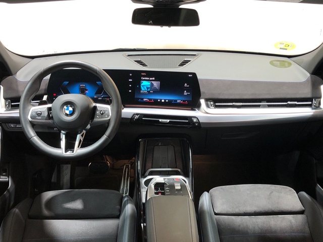 BMW X2 sDrive18d color Negro. Año 2024. 110KW(150CV). Diésel. En concesionario Movilnorte El Plantio de Madrid