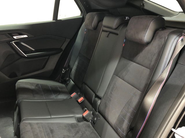 BMW X2 sDrive18d color Negro. Año 2024. 110KW(150CV). Diésel. En concesionario Movilnorte El Plantio de Madrid
