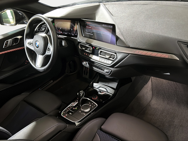 BMW Serie 1 118i color Gris. Año 2021. 103KW(140CV). Gasolina. En concesionario San Pablo Motor | Su Eminencia de Sevilla