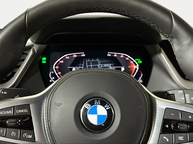 BMW Serie 1 118i color Gris. Año 2021. 103KW(140CV). Gasolina. En concesionario San Pablo Motor | Su Eminencia de Sevilla