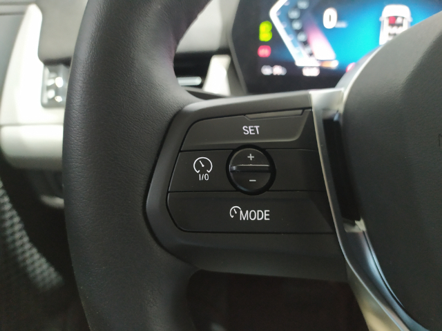 BMW iX2 eDrive20 color Blanco. Año 2025. 150KW(204CV). Eléctrico. En concesionario Hispamovil, Orihuela de Alicante