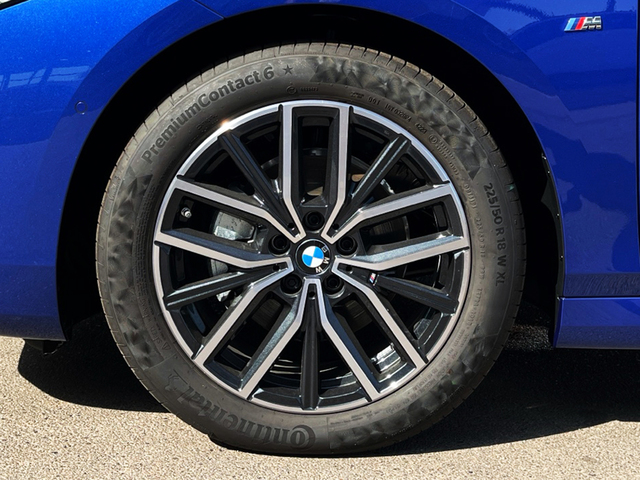 BMW Serie 2 218i Active Tourer color Azul. Año 2025. 100KW(136CV). Gasolina. En concesionario Murcia Premium S.L. AV DEL ROCIO de Murcia