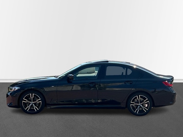 BMW Serie 3 318d color Negro. Año 2025. 110KW(150CV). Diésel. En concesionario MURCIA PREMIUM S.L. JUAN CARLOS I de Murcia