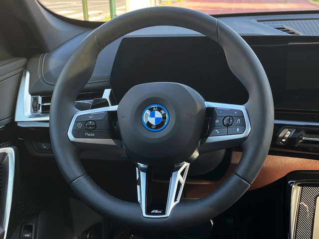 BMW iX1 xDrive30 color Blanco. Año 2025. 230KW(313CV). Eléctrico. En concesionario Murcia Premium S.L. AV DEL ROCIO de Murcia