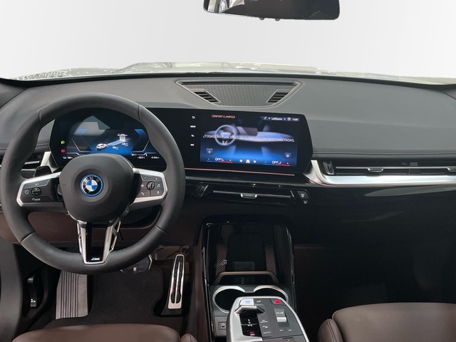 BMW iX1 xDrive30 color Blanco. Año 2025. 230KW(313CV). Eléctrico. En concesionario MURCIA PREMIUM S.L. JUAN CARLOS I de Murcia