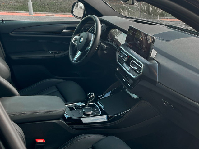 BMW X4 xDrive20d color Gris. Año 2025. 140KW(190CV). Diésel. En concesionario MURCIA PREMIUM S.L. JUAN CARLOS I de Murcia