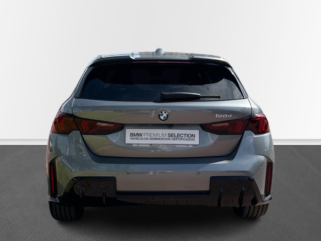 BMW Serie 1 120d color Gris. Año 2025. 120KW(163CV). Diésel. En concesionario MURCIA PREMIUM S.L. JUAN CARLOS I de Murcia