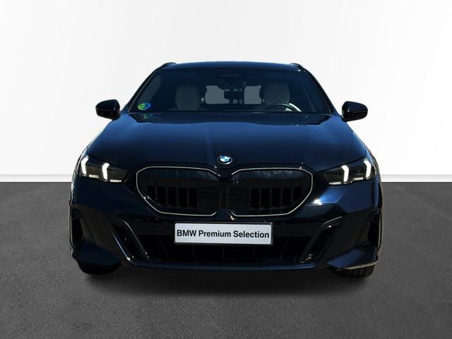 BMW Serie 5 520d Touring color Negro. Año 2024. 145KW(197CV). Diésel. En concesionario CARTAGENA PREMIUM S.L. de Murcia