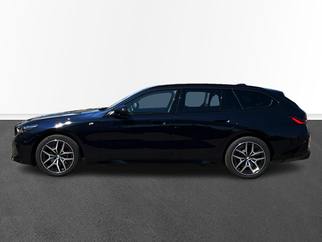 BMW Serie 5 520d Touring color Negro. Año 2024. 145KW(197CV). Diésel. En concesionario CARTAGENA PREMIUM S.L. de Murcia