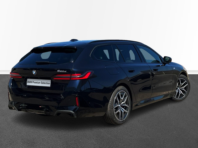 BMW Serie 5 520d Touring color Negro. Año 2024. 145KW(197CV). Diésel. En concesionario CARTAGENA PREMIUM S.L. de Murcia