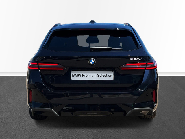 BMW Serie 5 520d Touring color Negro. Año 2024. 145KW(197CV). Diésel. En concesionario CARTAGENA PREMIUM S.L. de Murcia