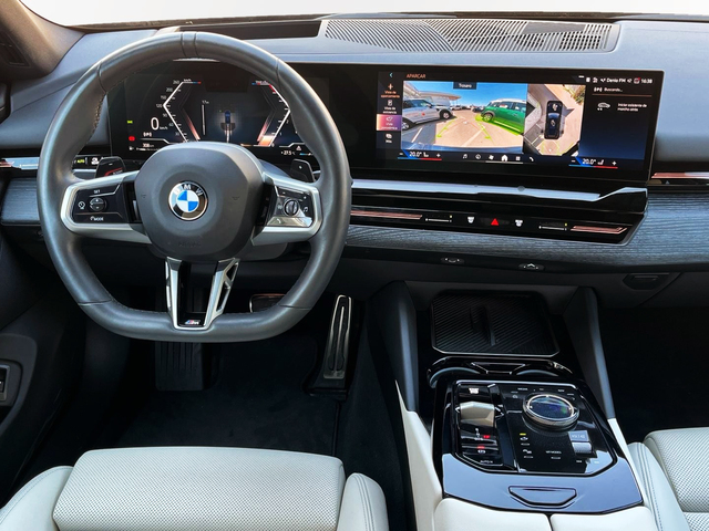 BMW Serie 5 520d Touring color Negro. Año 2024. 145KW(197CV). Diésel. En concesionario CARTAGENA PREMIUM S.L. de Murcia
