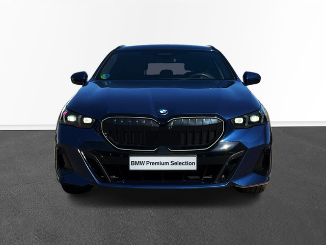 BMW Serie 5 520d Touring color Azul. Año 2024. 145KW(197CV). Diésel. En concesionario CARTAGENA PREMIUM S.L. de Murcia