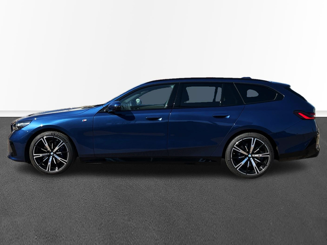 BMW Serie 5 520d Touring color Azul. Año 2024. 145KW(197CV). Diésel. En concesionario CARTAGENA PREMIUM S.L. de Murcia