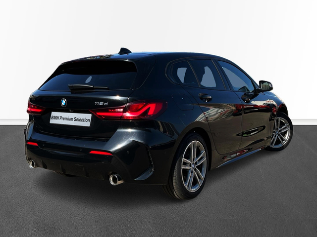 BMW Serie 1 118d color Negro. Año 2024. 110KW(150CV). Diésel. En concesionario CARTAGENA PREMIUM S.L. de Murcia