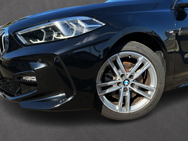 BMW Serie 1 118d color Negro. Año 2024. 110KW(150CV). Diésel. En concesionario CARTAGENA PREMIUM S.L. de Murcia