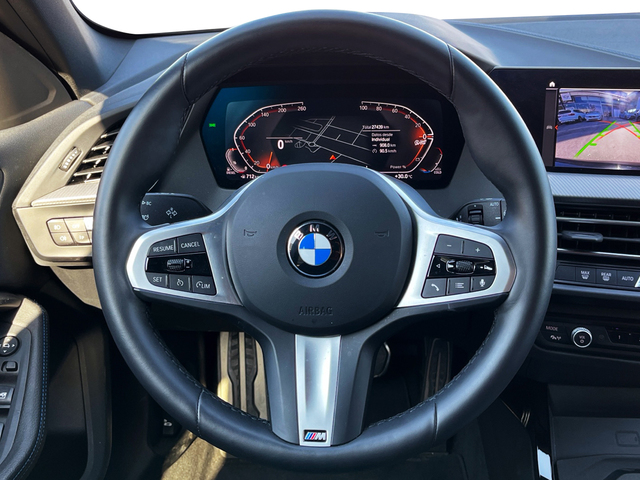 BMW Serie 1 118d color Negro. Año 2024. 110KW(150CV). Diésel. En concesionario CARTAGENA PREMIUM S.L. de Murcia