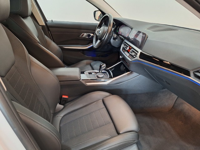 BMW Serie 3 320d color Blanco. Año 2022. 140KW(190CV). Diésel. En concesionario Tormes Motor de Salamanca