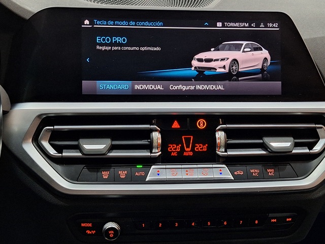 BMW Serie 3 320d color Blanco. Año 2022. 140KW(190CV). Diésel. En concesionario Tormes Motor de Salamanca