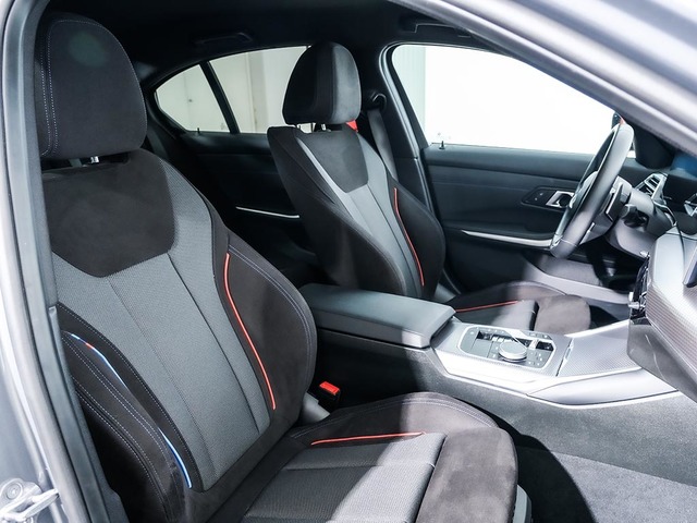 BMW Serie 3 318d color Gris. Año 2024. 110KW(150CV). Diésel. En concesionario Oliva Motor Tarragona de Tarragona