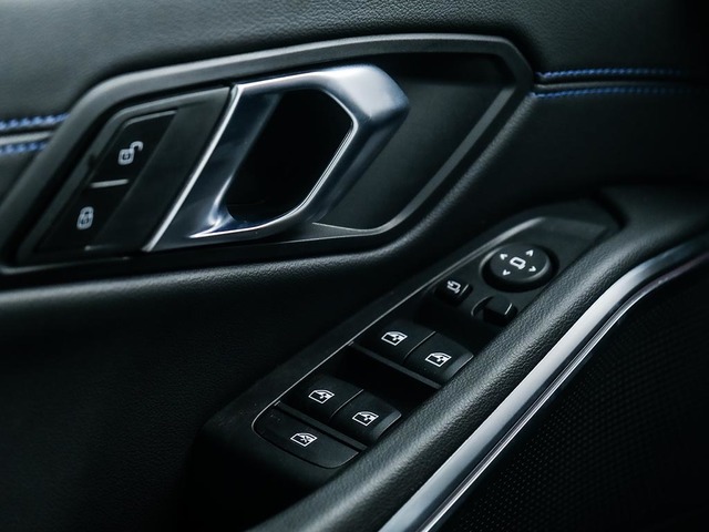 BMW Serie 3 318d color Gris. Año 2024. 110KW(150CV). Diésel. En concesionario Oliva Motor Tarragona de Tarragona